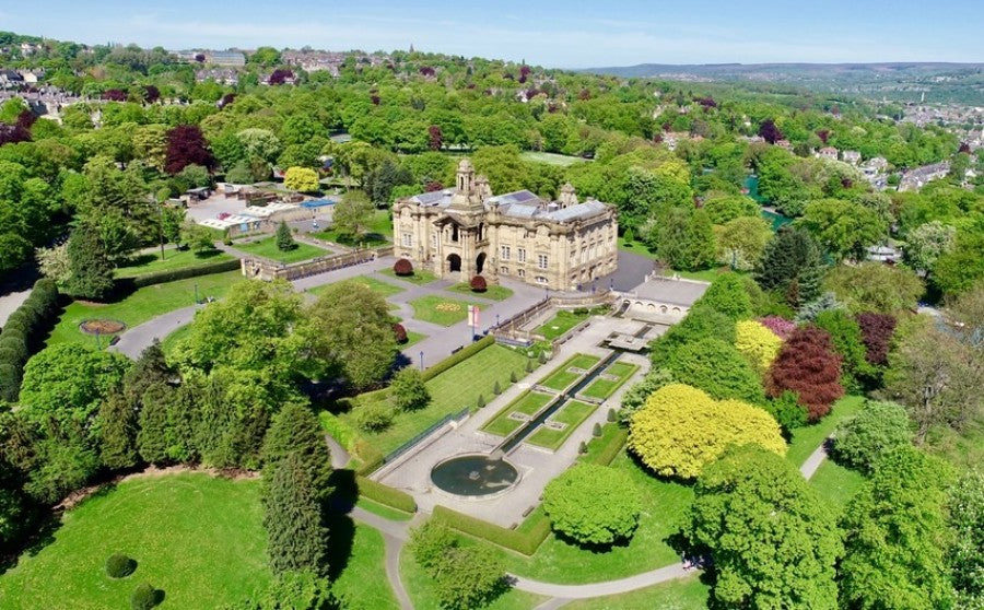 Cartwright Hall in Bradford, image curtesy of Bradford Museums